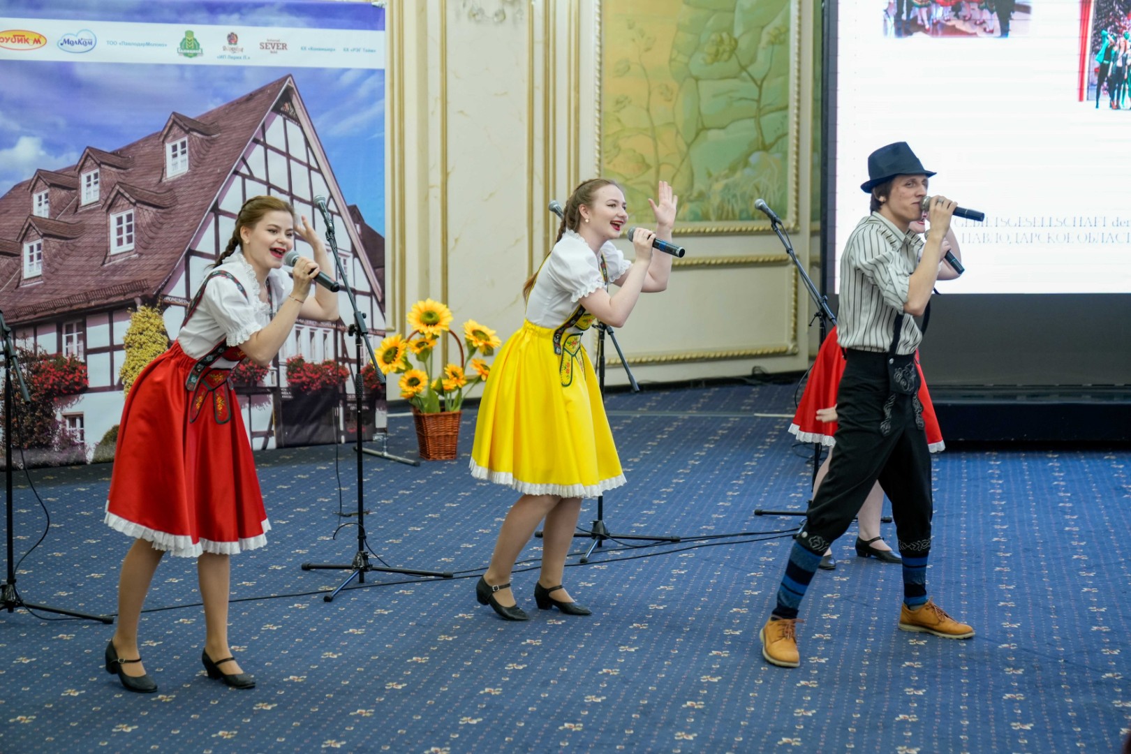 Канал жара песни. Детский концерт. Казахский концерт. Международный день молодежи. День молодежи и детей.